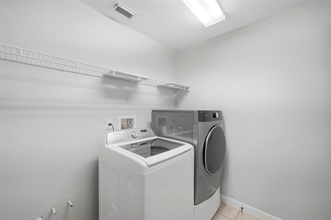 53-web-or-mls-426-ne-vanda-terrado
