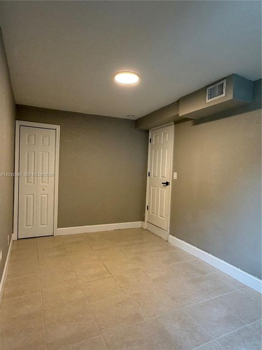 В аренду: $3,800 (4 спален, 2 ванн, 1313 Квадратных фут)