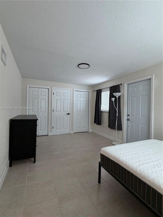 В аренду: $3,800 (4 спален, 2 ванн, 1313 Квадратных фут)