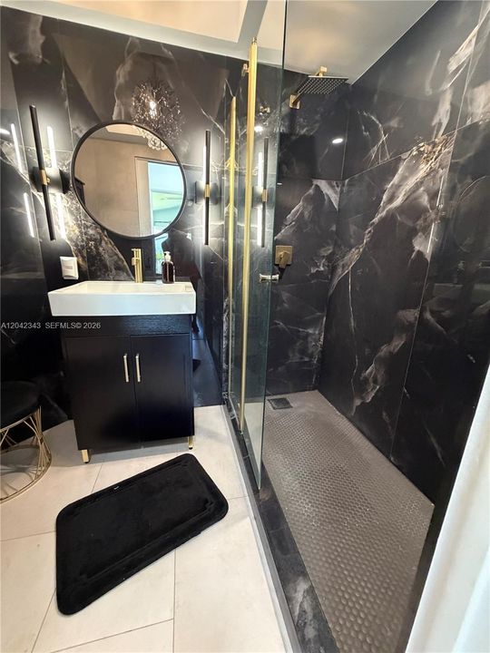 В аренду: $2,500 (1 спален, 1 ванн, 780 Квадратных фут)