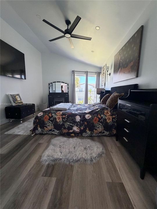 В аренду: $2,500 (1 спален, 1 ванн, 780 Квадратных фут)