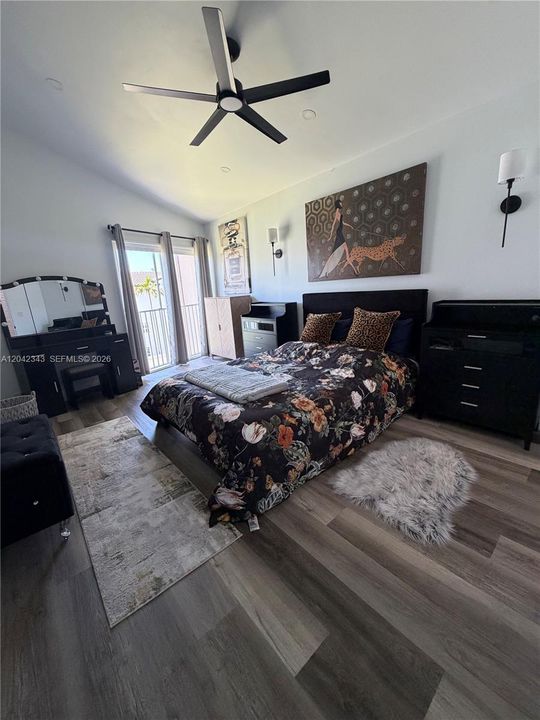 В аренду: $2,500 (1 спален, 1 ванн, 780 Квадратных фут)