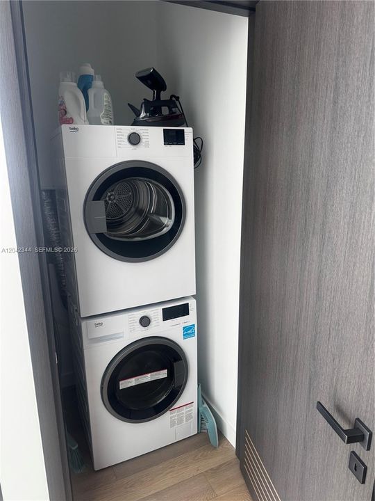 En Renta: $4,900 (2 camas, 2 baños, 977 Pies cuadrados)