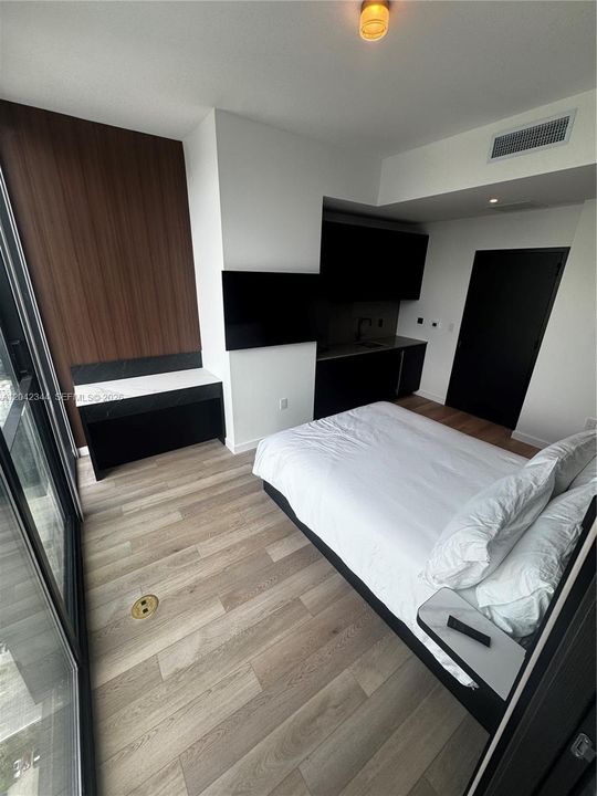 En Renta: $4,900 (2 camas, 2 baños, 977 Pies cuadrados)