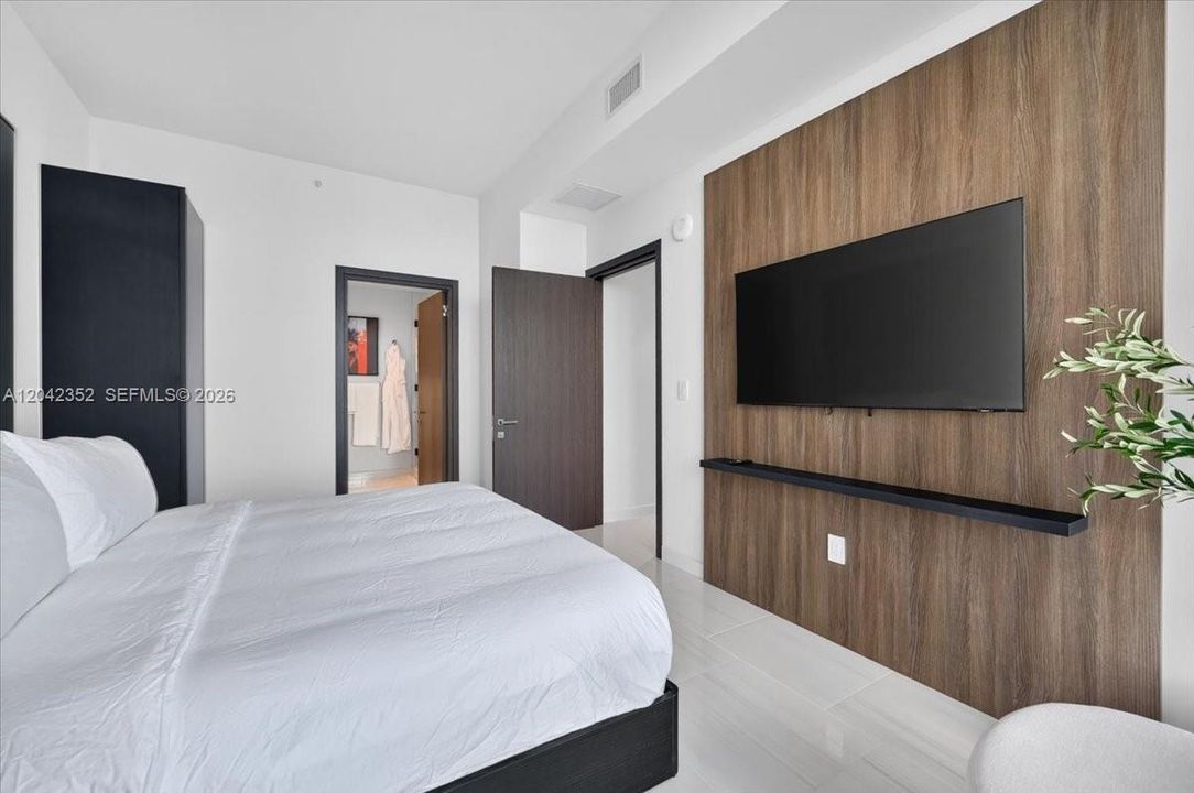 For Sale: $7,500,000 (4 beds, 4 baths, 2693 Square Feet)
