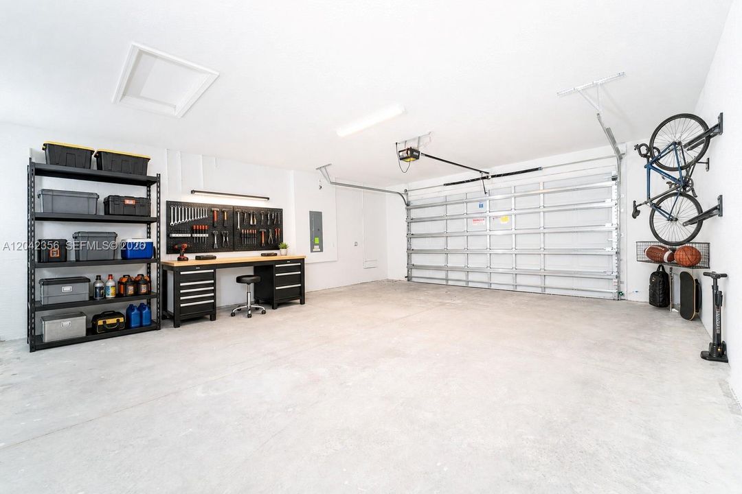 For Sale: $995,000 (5 beds, 4 baths, 3150 Square Feet)