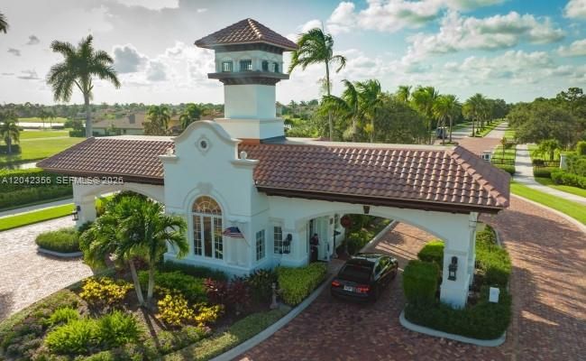 For Sale: $995,000 (5 beds, 4 baths, 3150 Square Feet)