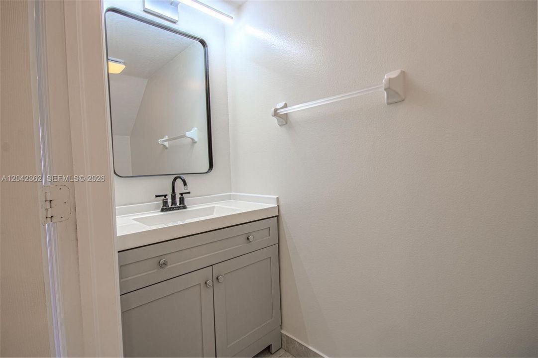 В аренду: $2,600 (2 спален, 2 ванн, 1191 Квадратных фут)