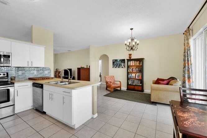 В аренду: $3,400 (4 спален, 3 ванн, 2073 Квадратных фут)