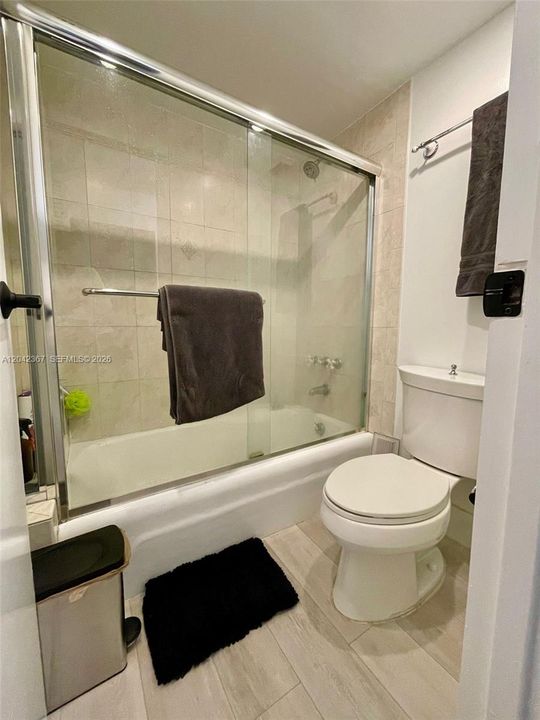 В аренду: $3,200 (1 спален, 1 ванн, 930 Квадратных фут)