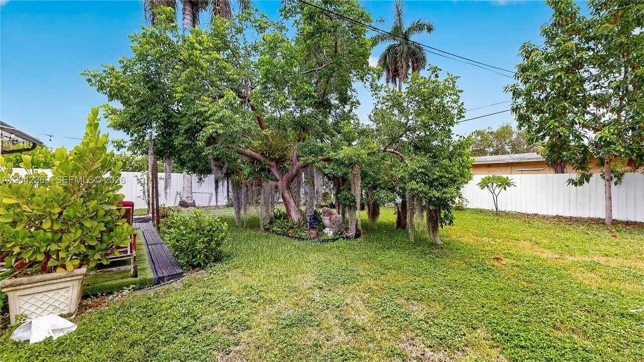На продажу: $570,000 (4 спален, 3 ванн, 2071 Квадратных фут)