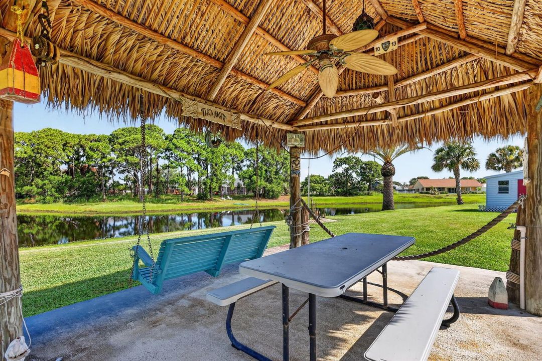 Tiki Hut