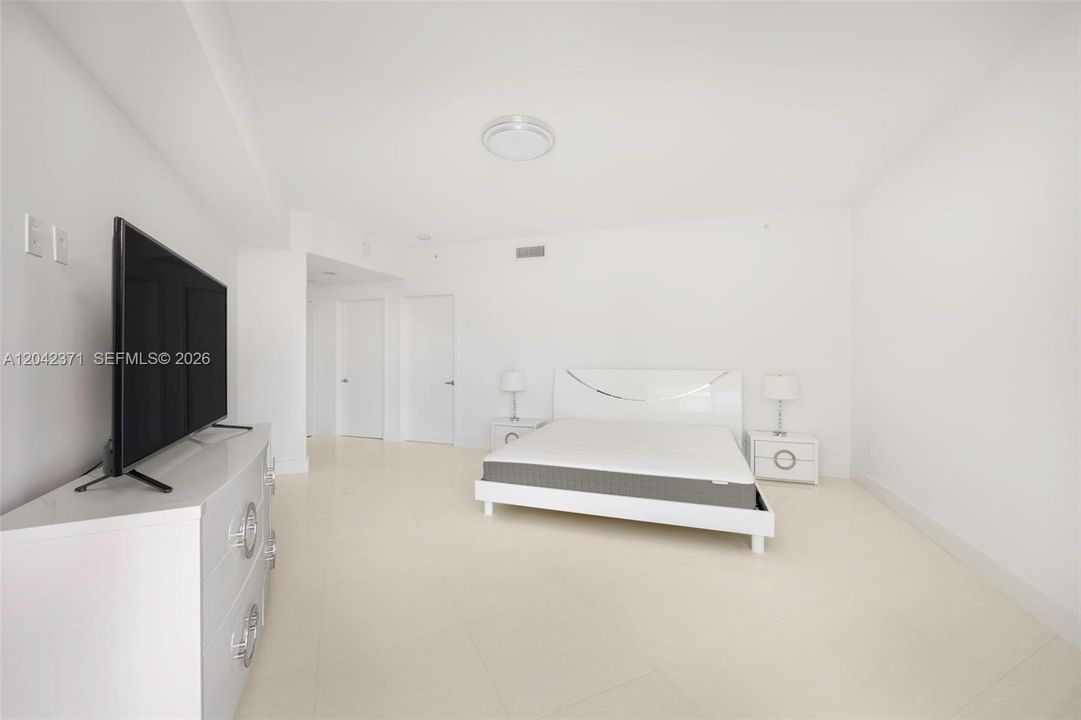 В аренду: $6,900 (2 спален, 3 ванн, 1808 Квадратных фут)