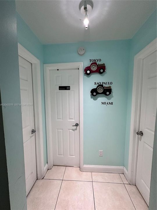 For Sale: $499,000 (7 beds, 3 baths, 1253 Square Feet)