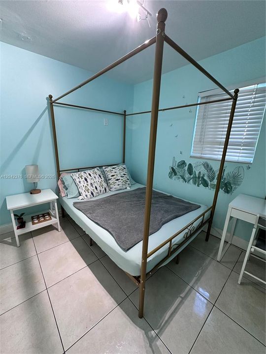For Sale: $499,000 (7 beds, 3 baths, 1253 Square Feet)