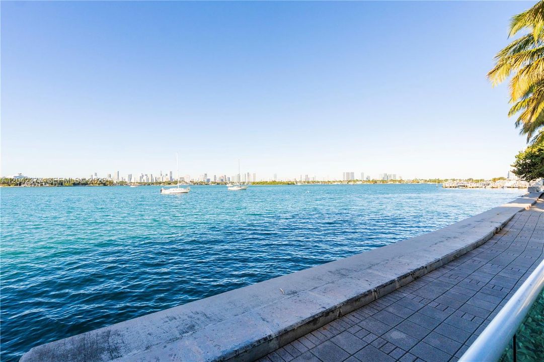 В аренду: $3,400 (1 спален, 1 ванн, 793 Квадратных фут)
