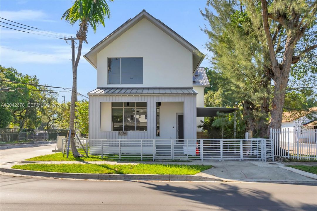 For Sale: $1,745,000 (4 beds, 2 baths, 2200 Square Feet)