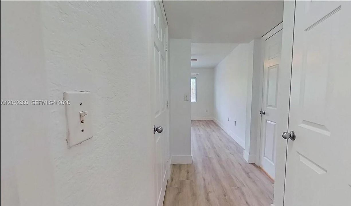 В аренду: $2,200 (1 спален, 1 ванн, 800 Квадратных фут)