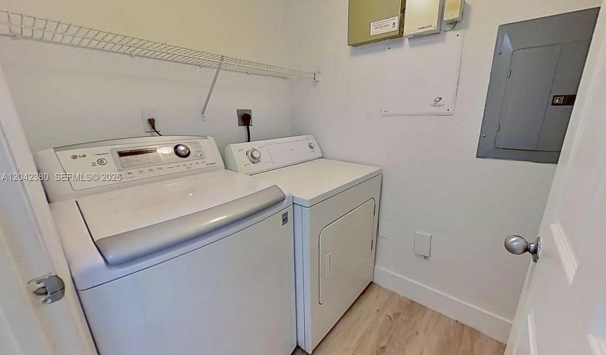 В аренду: $2,200 (1 спален, 1 ванн, 800 Квадратных фут)