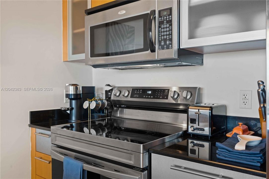 На продажу: $399,000 (1 спален, 1 ванн, 791 Квадратных фут)