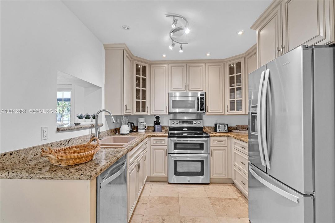На продажу: $675,000 (4 спален, 3 ванн, 1804 Квадратных фут)