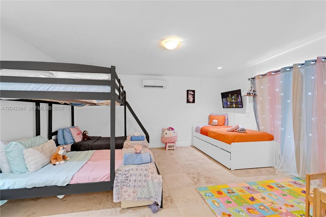 На продажу: $675,000 (4 спален, 3 ванн, 1804 Квадратных фут)