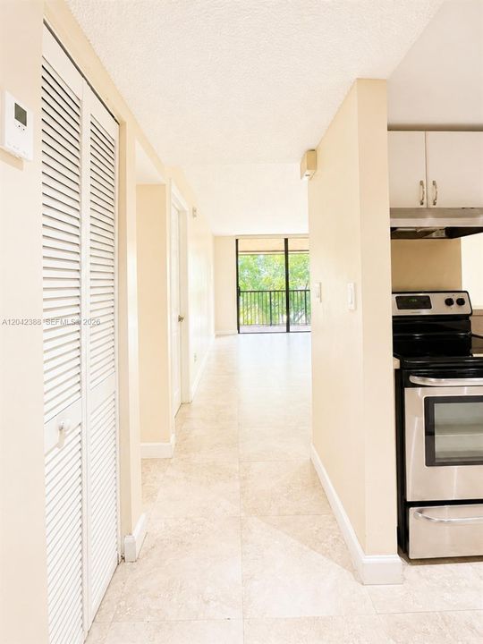 For Rent: $1,850 (1 beds, 1 baths, 614 Square Feet)