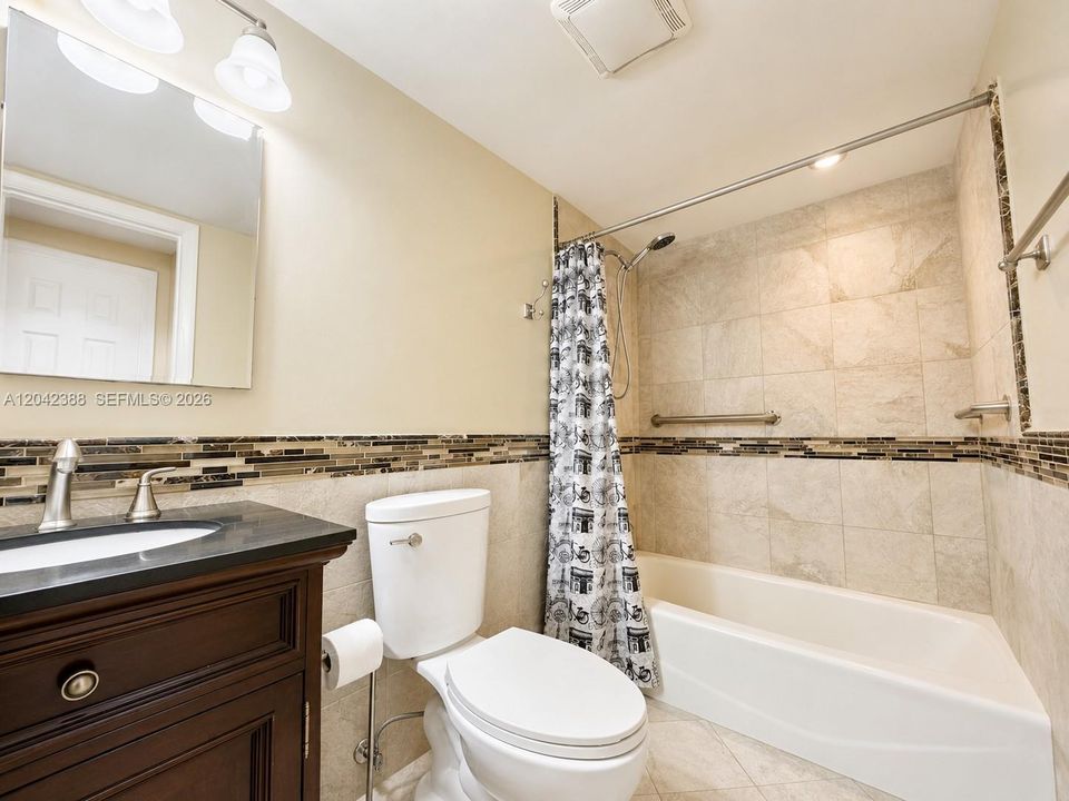 For Rent: $1,850 (1 beds, 1 baths, 614 Square Feet)