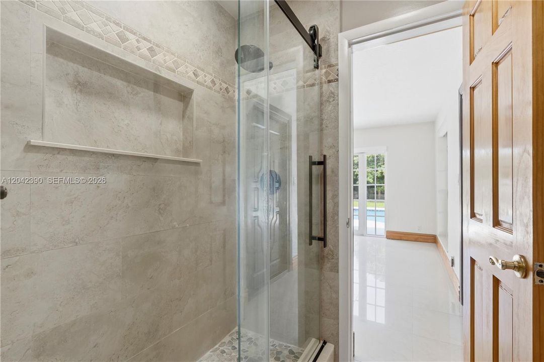 На продажу: $949,000 (5 спален, 3 ванн, 2306 Квадратных фут)