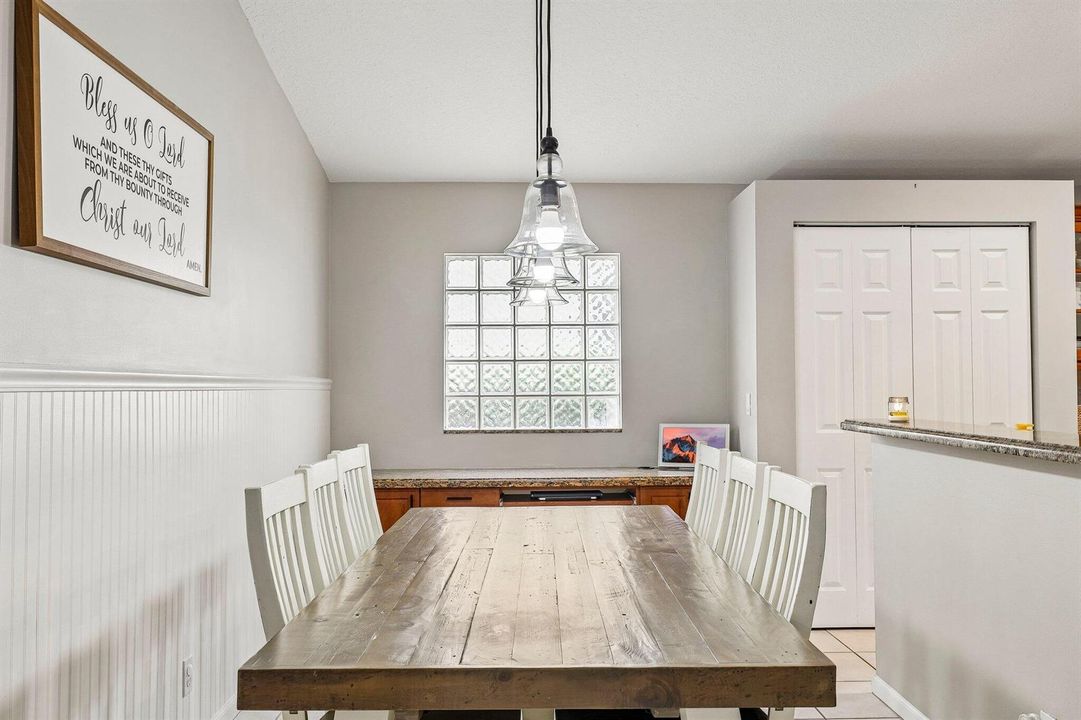 11-web-or-mls-NW 112th Ter-S2306-011