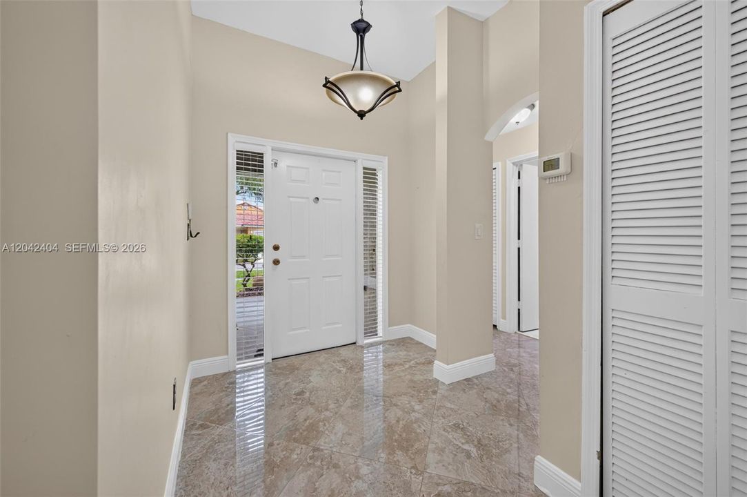 Spacious foyer entry.