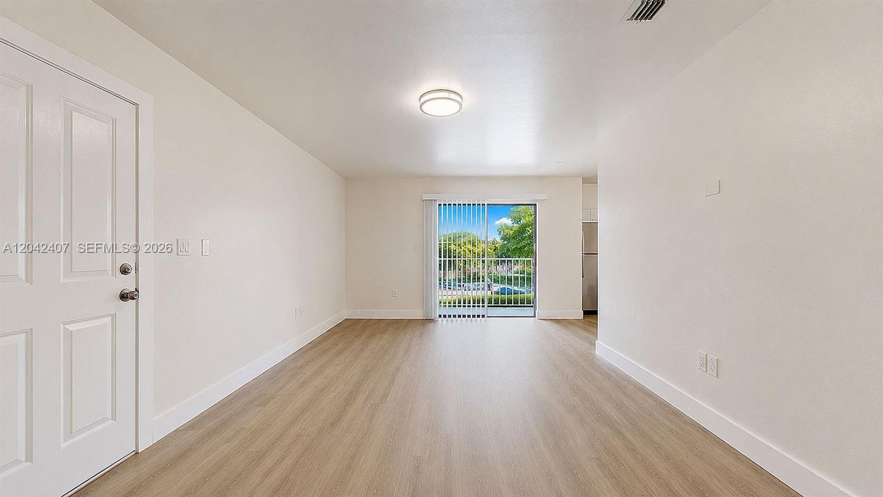 Entrance/Living