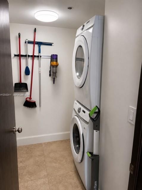 В аренду: $4,950 (2 спален, 2 ванн, 1666 Квадратных фут)
