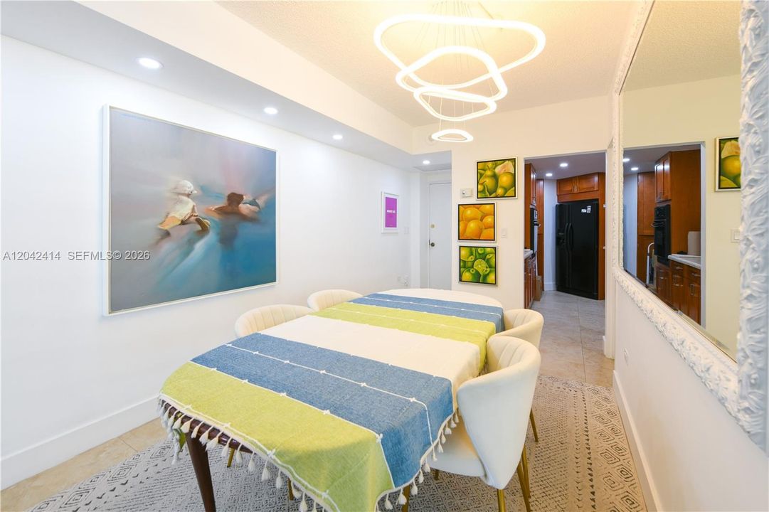 В аренду: $3,500 (2 спален, 2 ванн, 990 Квадратных фут)