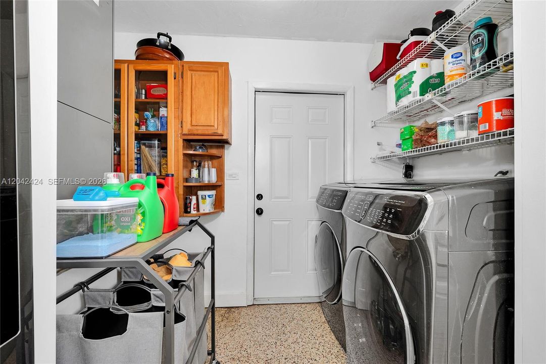На продажу: $589,999 (4 спален, 2 ванн, 1288 Квадратных фут)