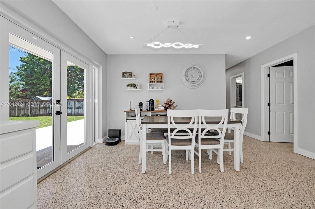 На продажу: $589,999 (4 спален, 2 ванн, 1288 Квадратных фут)