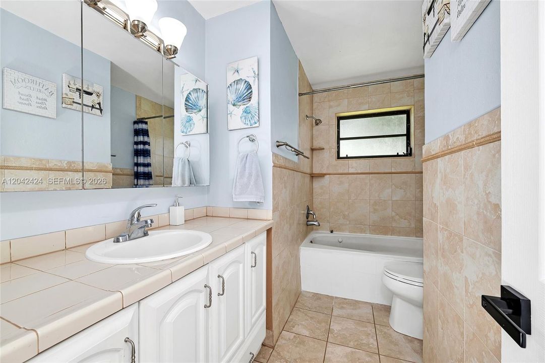 На продажу: $589,999 (4 спален, 2 ванн, 1288 Квадратных фут)