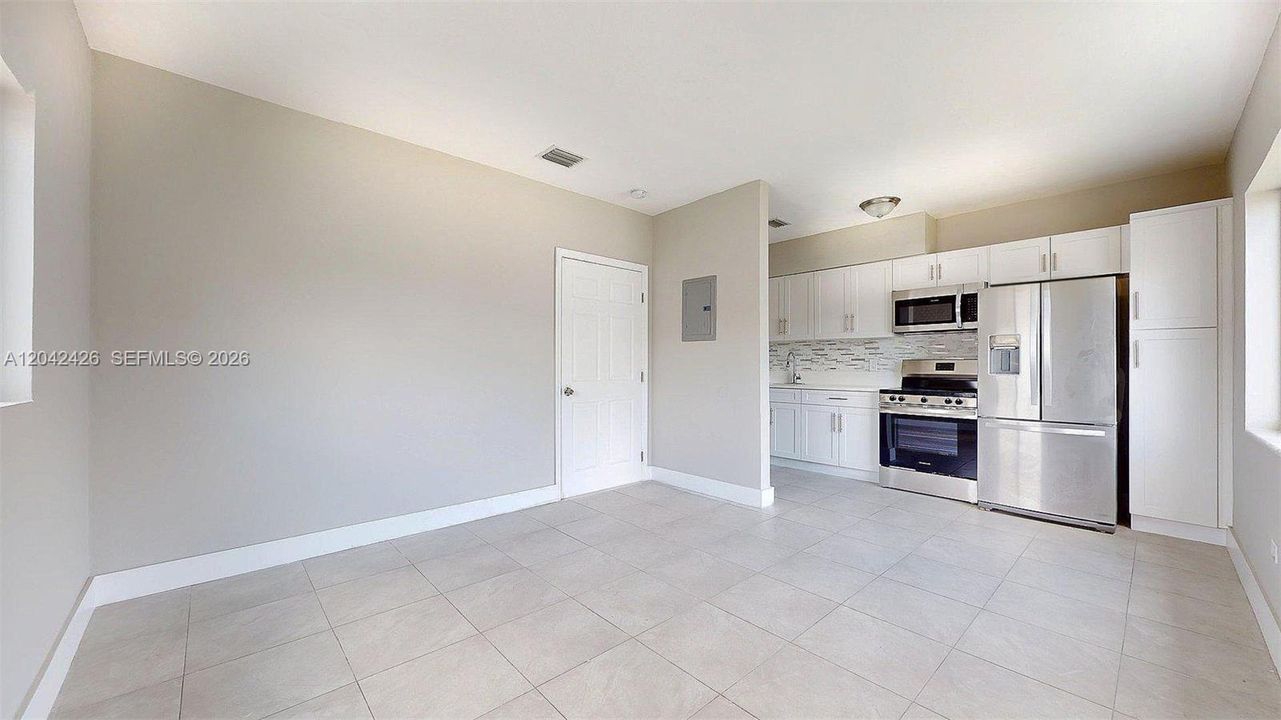 Living & Kitchen