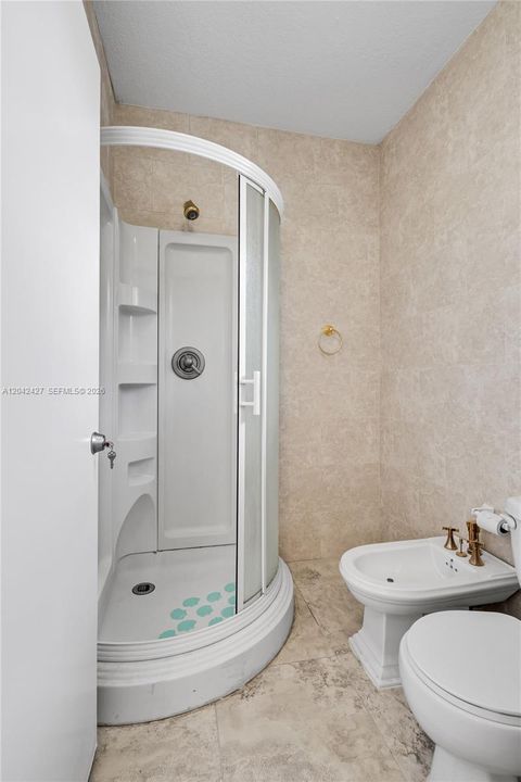 На продажу: $875,000 (5 спален, 4 ванн, 2698 Квадратных фут)
