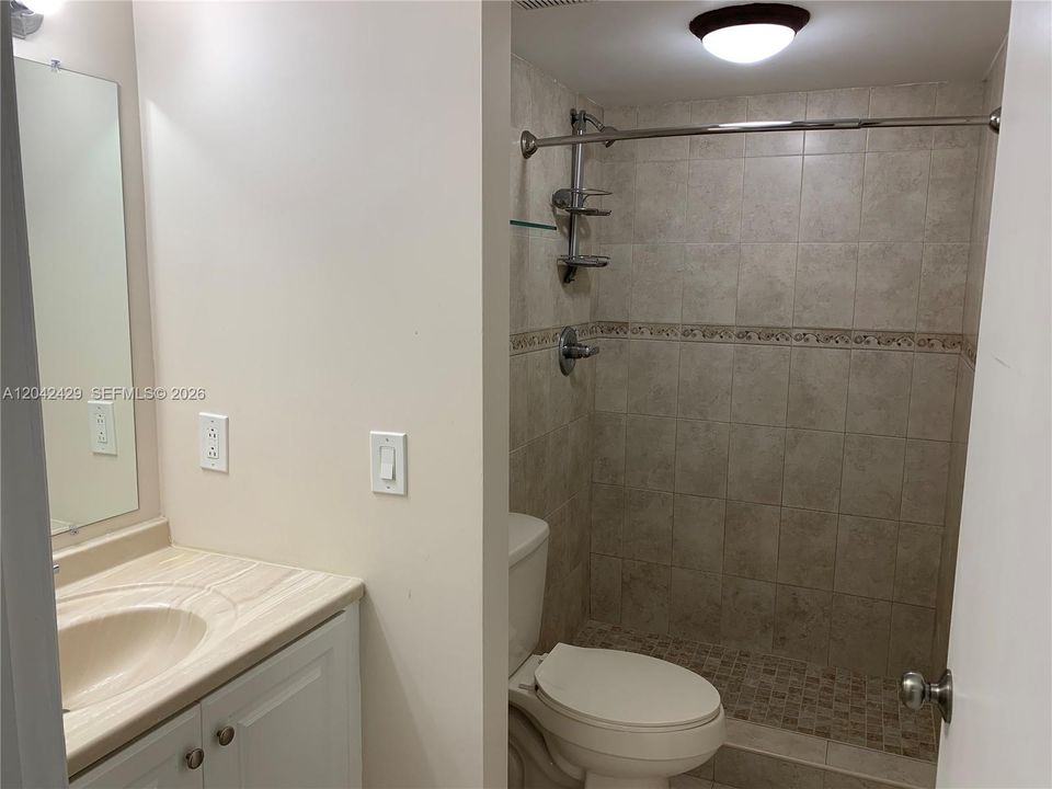 For Rent: $2,750 (3 beds, 2 baths, 1180 Square Feet)