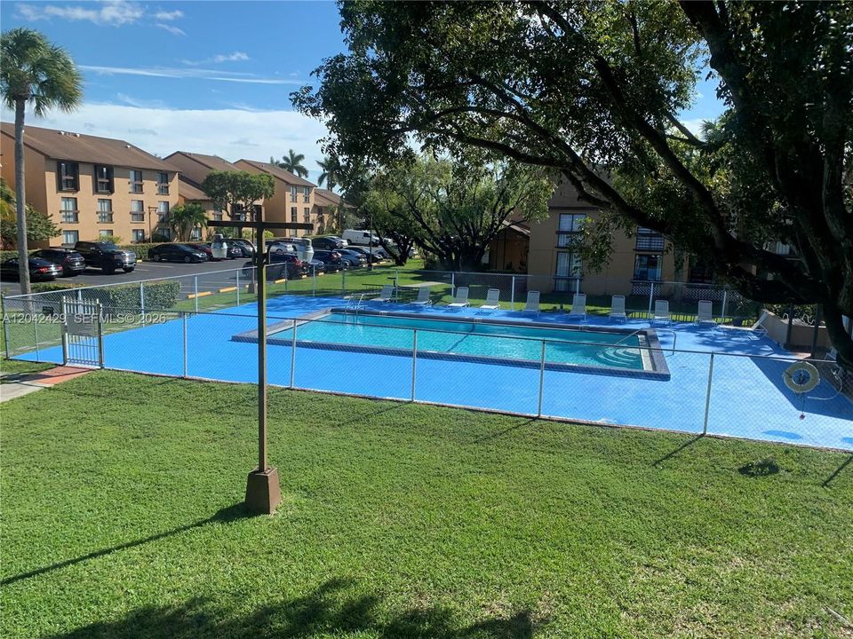 For Rent: $2,750 (3 beds, 2 baths, 1180 Square Feet)