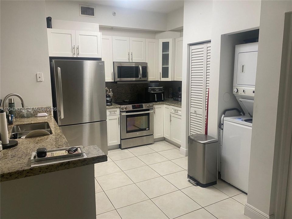 For Sale: $395,000 (2 beds, 2 baths, 1109 Square Feet)