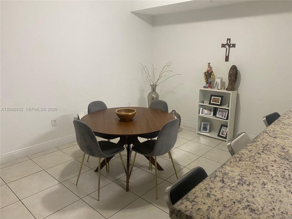For Sale: $395,000 (2 beds, 2 baths, 1109 Square Feet)