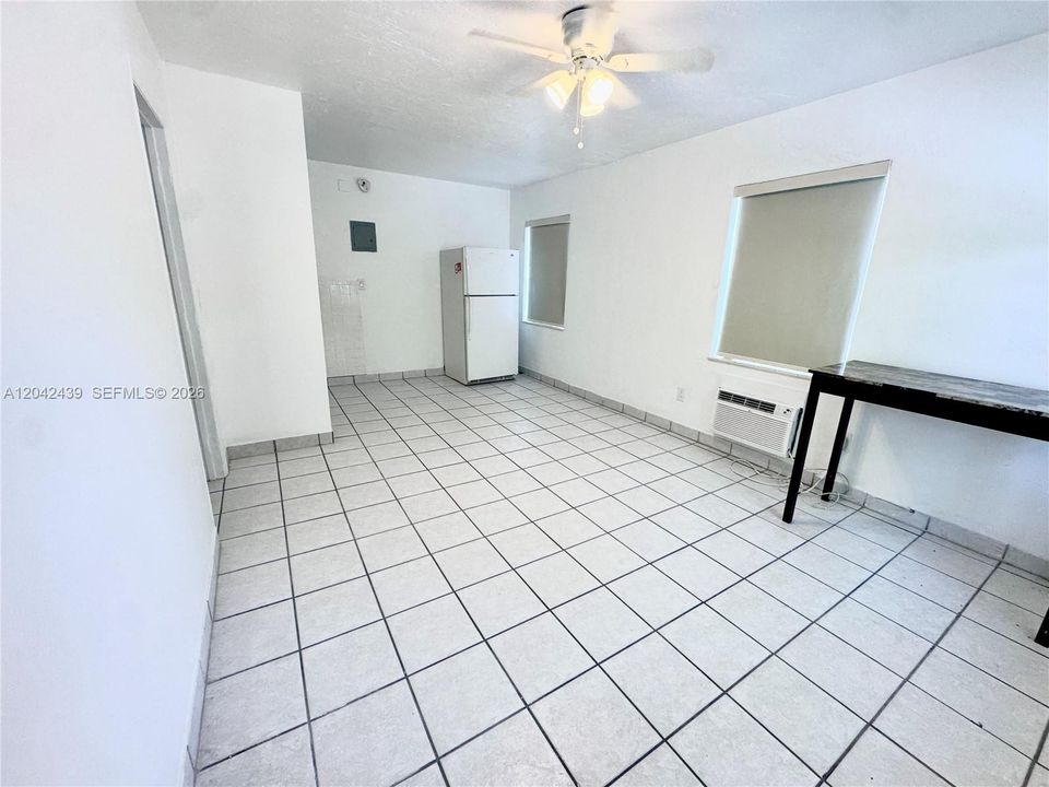 В аренду: $1,915 (4 спален, 4 ванн, 600 Квадратных фут)