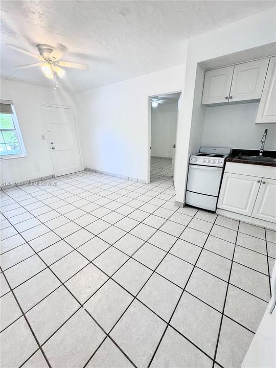 В аренду: $1,915 (4 спален, 4 ванн, 600 Квадратных фут)