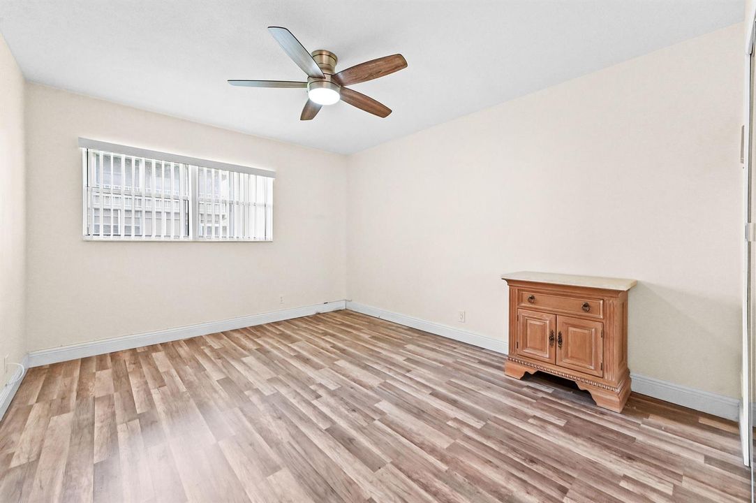 14 Bedroom 01