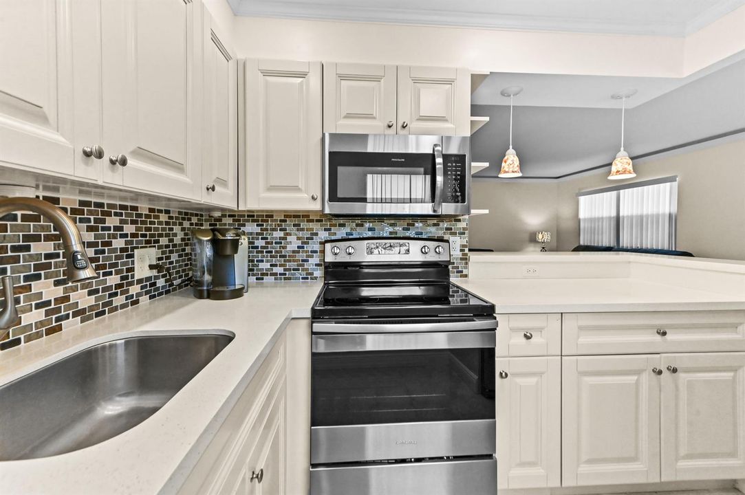 12 Kitchen 03
