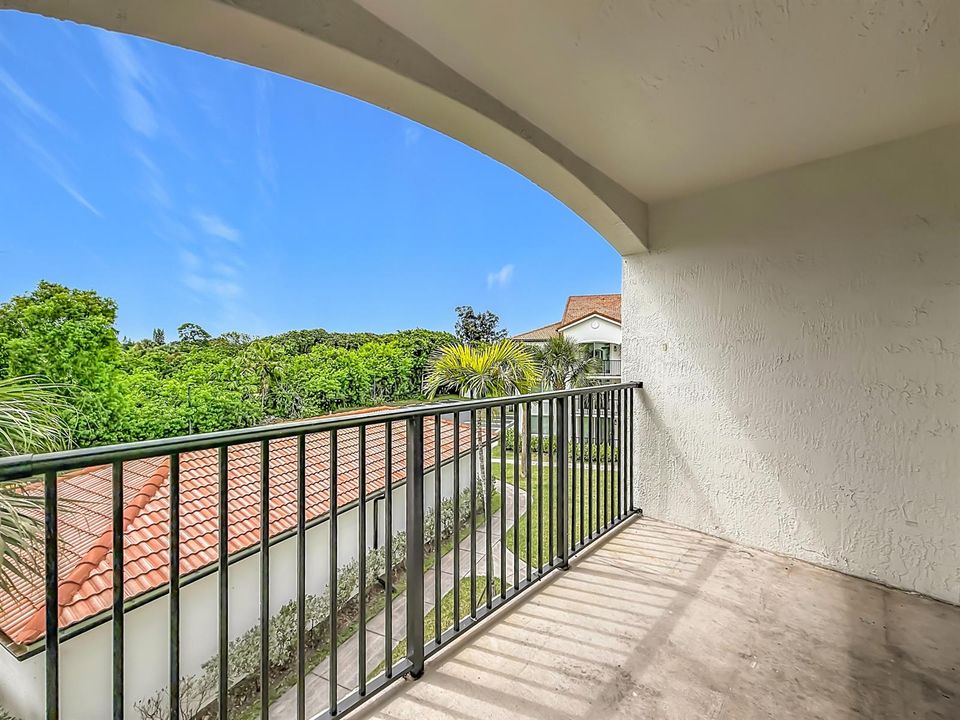 1119 Villa Circle-57