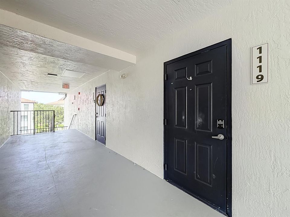1119 Villa Circle-12