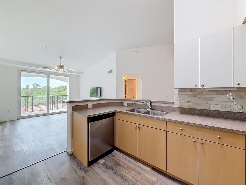 1119 Villa Circle-23